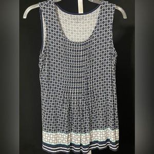 SM Sleeveless super soft and stretchy top with rushing down center for flatter